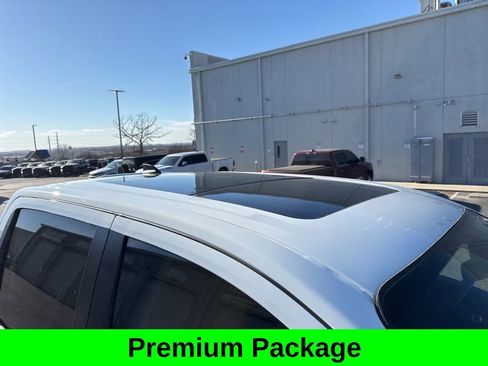 Used 2024 Nissan Titan PRO-4X w/ Pro-4x Convenience Package image 5
