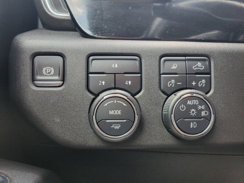 Used 2025 Chevrolet Silverado 2500 LT w/ Safety Package AWD/4WD image 21