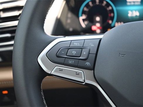 New 2025 Volkswagen Atlas Cross Sport SE image 11