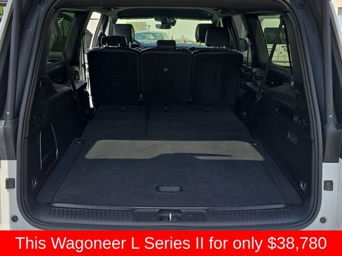 Used 2024 Jeep Wagoneer L Series II w/ Flexible Seating Group AWD/4WD image 20