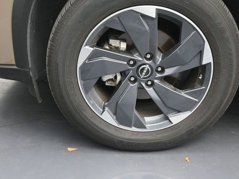 Used 2025 Nissan Rogue SV FWD image 9