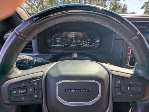 Used 2024 GMC Yukon Denali Ultimate image 17