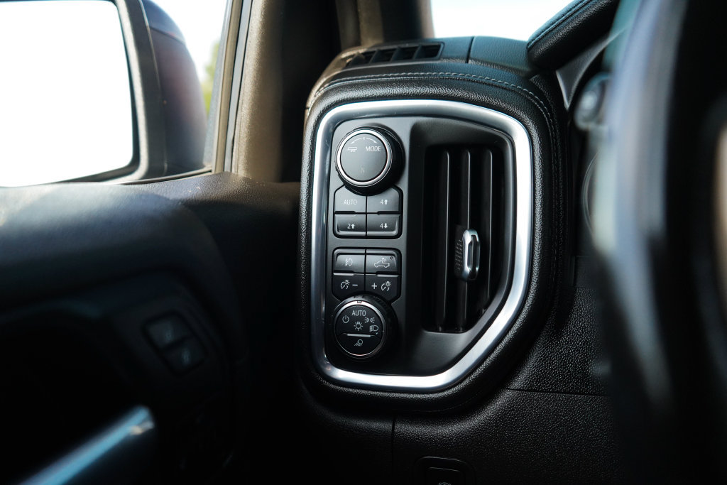 Used 2021 Chevrolet Silverado 1500 High Country AWD/4WD image 34