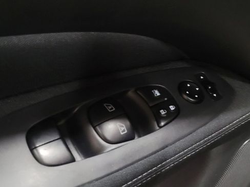 Used 2017 Nissan Pathfinder SV w/ SV Cold Weather Package AWD/4WD image 27