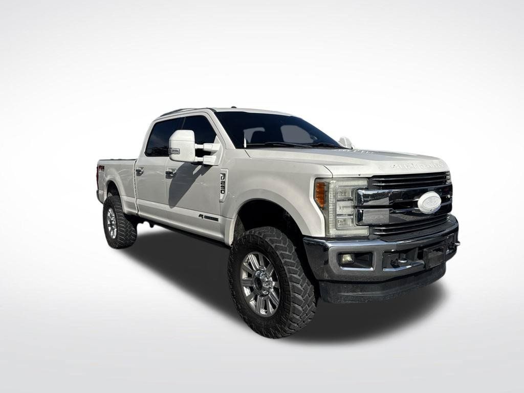 Used 2017 Ford F250 Lariat w/ Lariat Ultimate Package AWD/4WD image 2