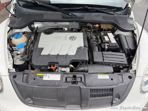 Used 2013 Volkswagen Beetle TDI image 15