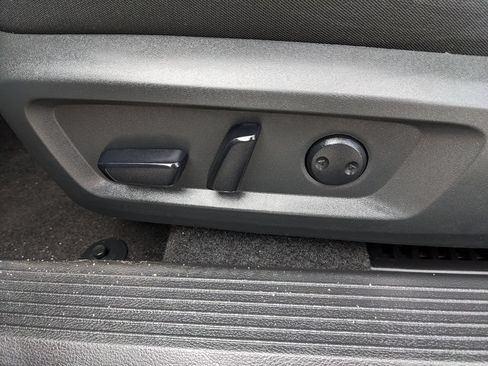 Used 2023 Nissan Rogue SV FWD image 46