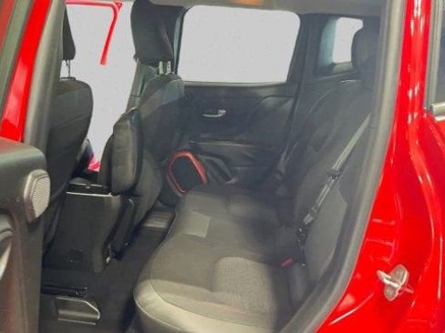 Used 2016 Jeep Renegade Trailhawk image 10