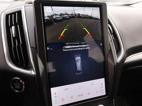 Certified 2024 Ford Edge Titanium image 17