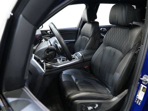 Used 2025 BMW X7 M60i AWD/4WD image 30