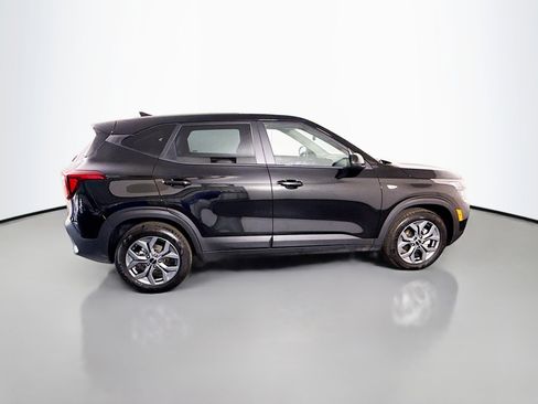 Used 2026 Kia Seltos LX image 11