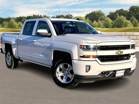 Used 2018 Chevrolet Silverado 1500 LT w/ All Star Edition image 2