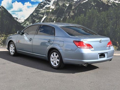 Used 2005 Toyota Avalon XL image 9