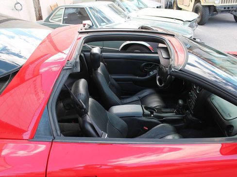 Used 2000 Pontiac Firebird Formula w/ Security Pkg RWD image 38