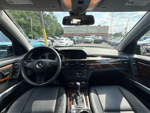 Used 2011 Mercedes-Benz GLK 350 4MATIC image 32