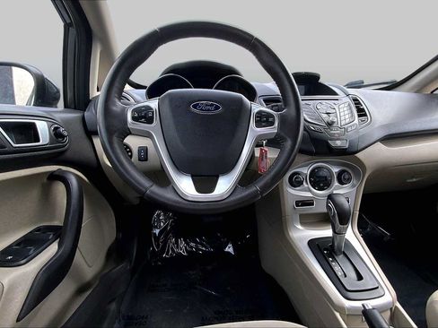 Used 2016 Ford Fiesta SE w/ Cold Weather Package FWD image 6