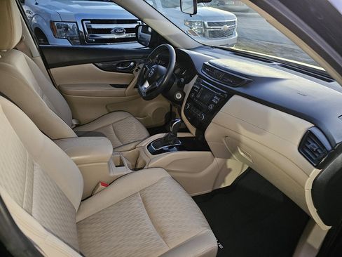 Used 2017 Nissan Rogue S image 30