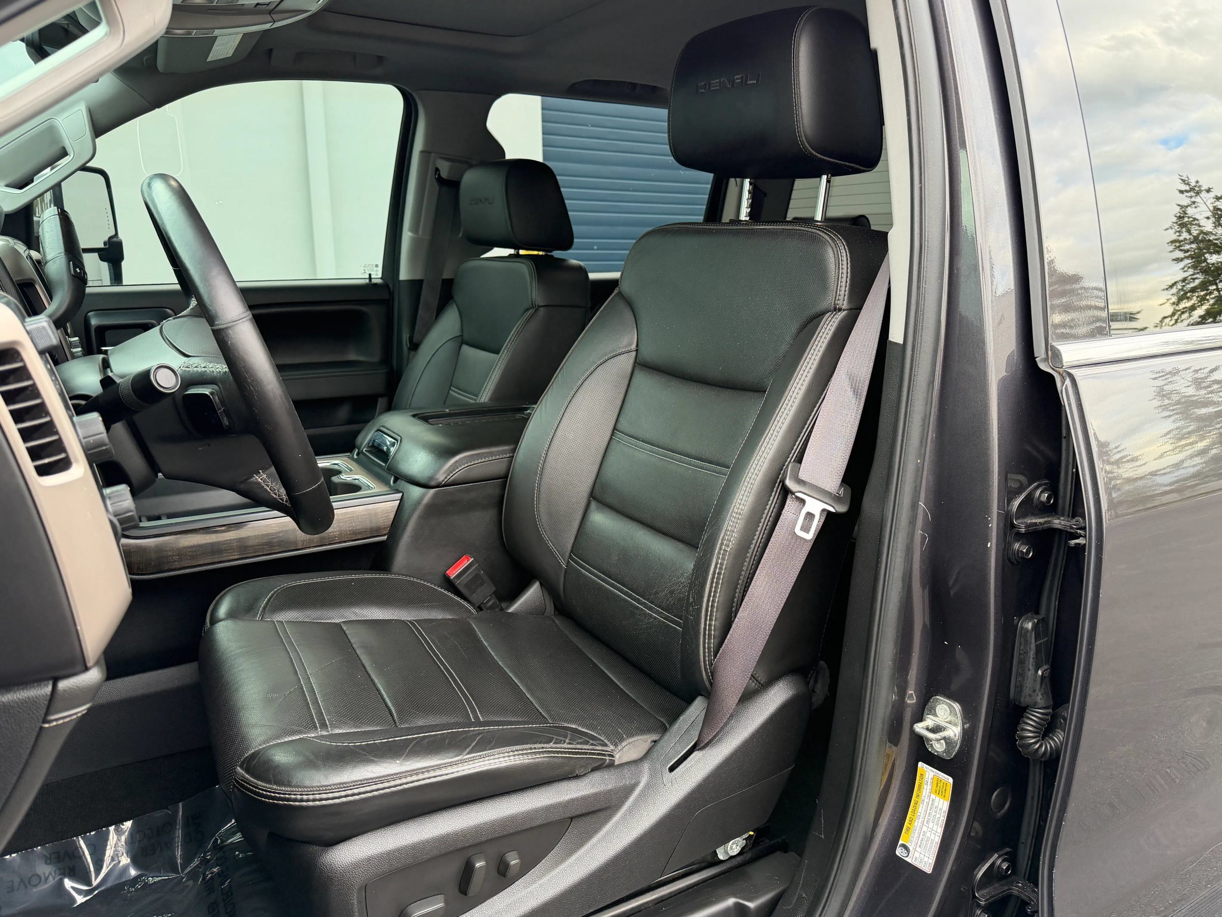 Used 2016 GMC Sierra 2500 Denali w/ Driver Alert Package AWD/4WD image 8