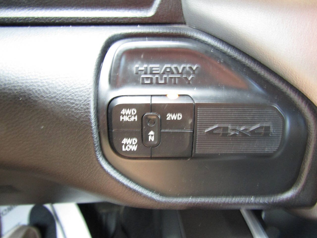 Used 2021 RAM 2500 Big Horn w/ Night Edition AWD/4WD image 19