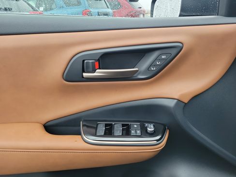 New 2025 Toyota Crown Signia image 17