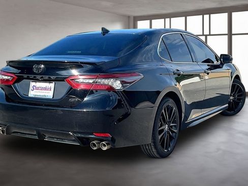 Used 2022 Toyota Camry XSE FWD image 6