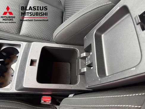 Used 2022 Mitsubishi Outlander ES image 20