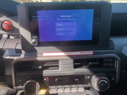 Used 2025 Toyota 4Runner 4WD image 20