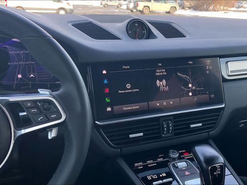 Used 2022 Porsche Cayenne Platinum Edition image 6