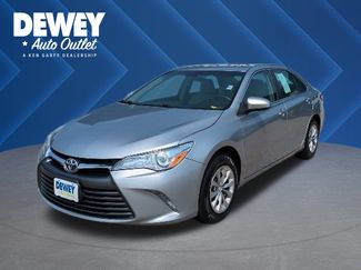 Used 2015 Toyota Camry LE image 1