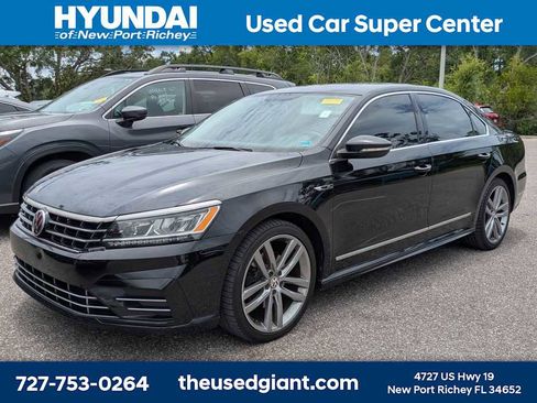 Used 2017 Volkswagen Passat 1.8T R-Line FWD image 1