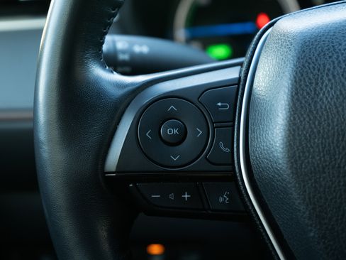 Used 2021 Toyota Venza Limited image 20