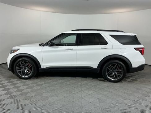 Certified 2025 Ford Explorer ST AWD/4WD image 8