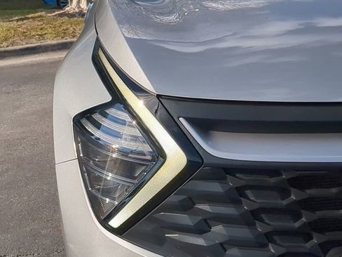 Used 2024 Kia Sportage LX image 10