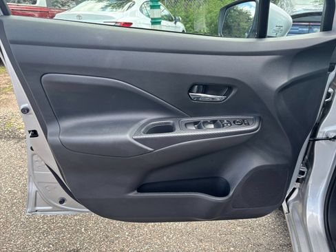 Used 2025 Nissan Versa SV FWD image 18