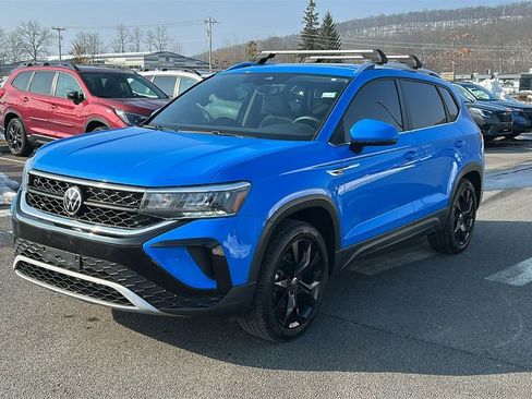 Used 2022 Volkswagen Taos SE image 3