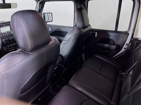 Used 2023 Jeep Wrangler Unlimited Sahara w/ Cold Weather Group AWD/4WD image 32