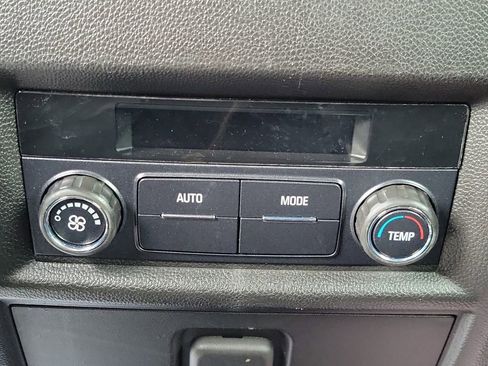 Used 2022 Chevrolet Traverse LT AWD/4WD image 17