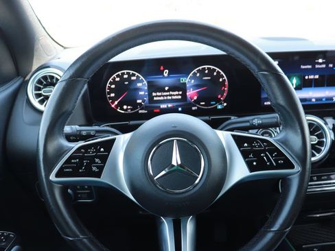 Used 2025 Mercedes-Benz GLA 250 image 19