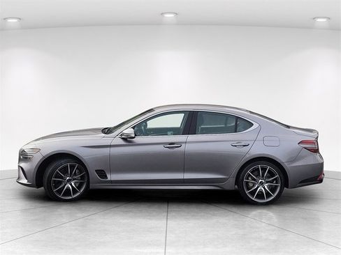 Used 2025 Genesis G70 2.5T image 7