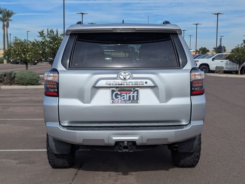 Used 2021 Toyota 4Runner SR5 image 5