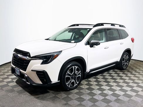 Used 2023 Subaru Ascent Touring image 3