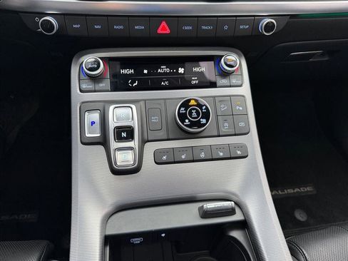 Used 2023 Hyundai Palisade Calligraphy w/ Cargo Package image 23