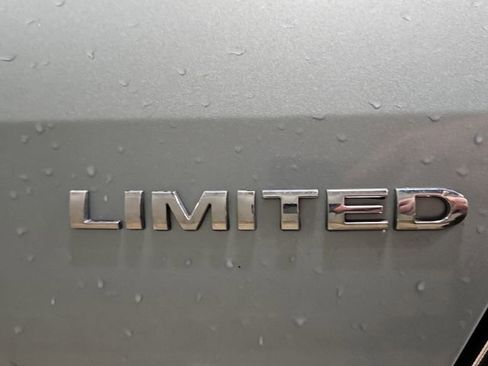 Used 2008 Ford Taurus Limited FWD image 28