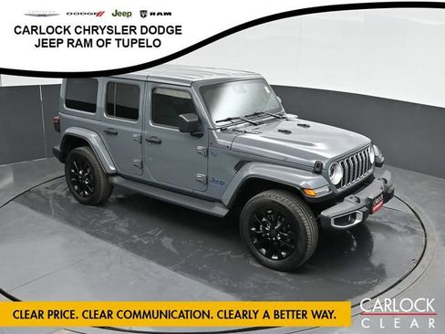 Used 2025 Jeep Wrangler Unlimited Sahara AWD/4WD image 36