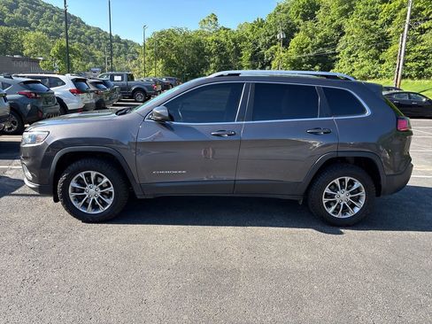 Used 2020 Jeep Cherokee Latitude Plus AWD/4WD image 2