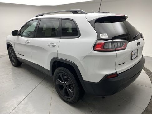 Used 2019 Jeep Cherokee Latitude Plus AWD/4WD image 3