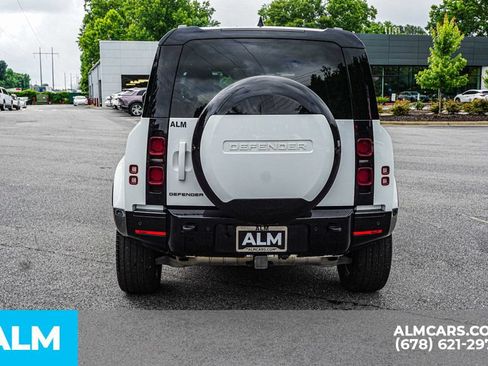 Used 2024 Land Rover Defender 110 X-Dynamic SE AWD/4WD image 10
