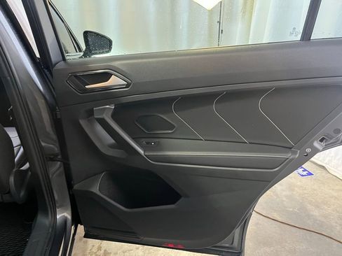 Certified 2023 Volkswagen Tiguan SEL R-Line image 27