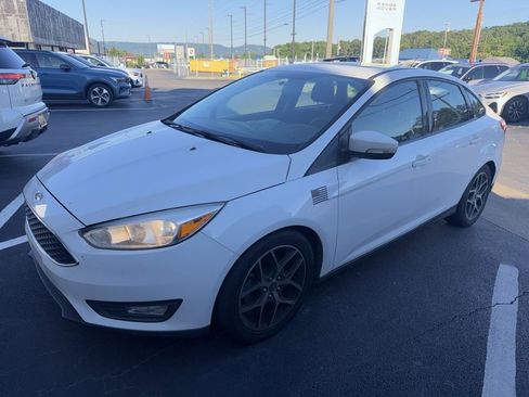 Used 2018 Ford Focus SEL FWD image 1