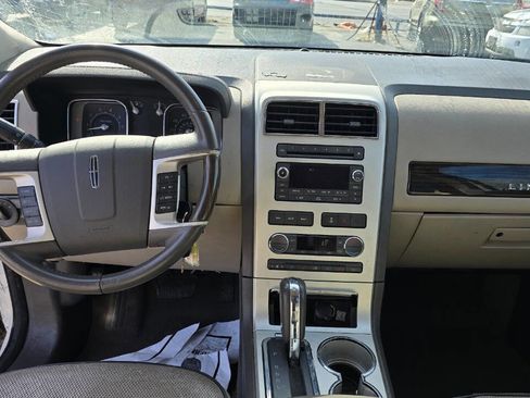 Used 2010 Lincoln MKX 2WD image 9